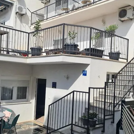 Borna Apartment *