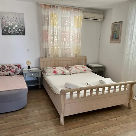 Borna Apartment *